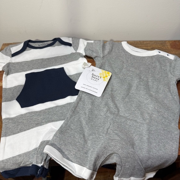 NWT Burt’s Bees 2 Piece Outfit and Mittens, 0-3 Months - Picture 3 of 6